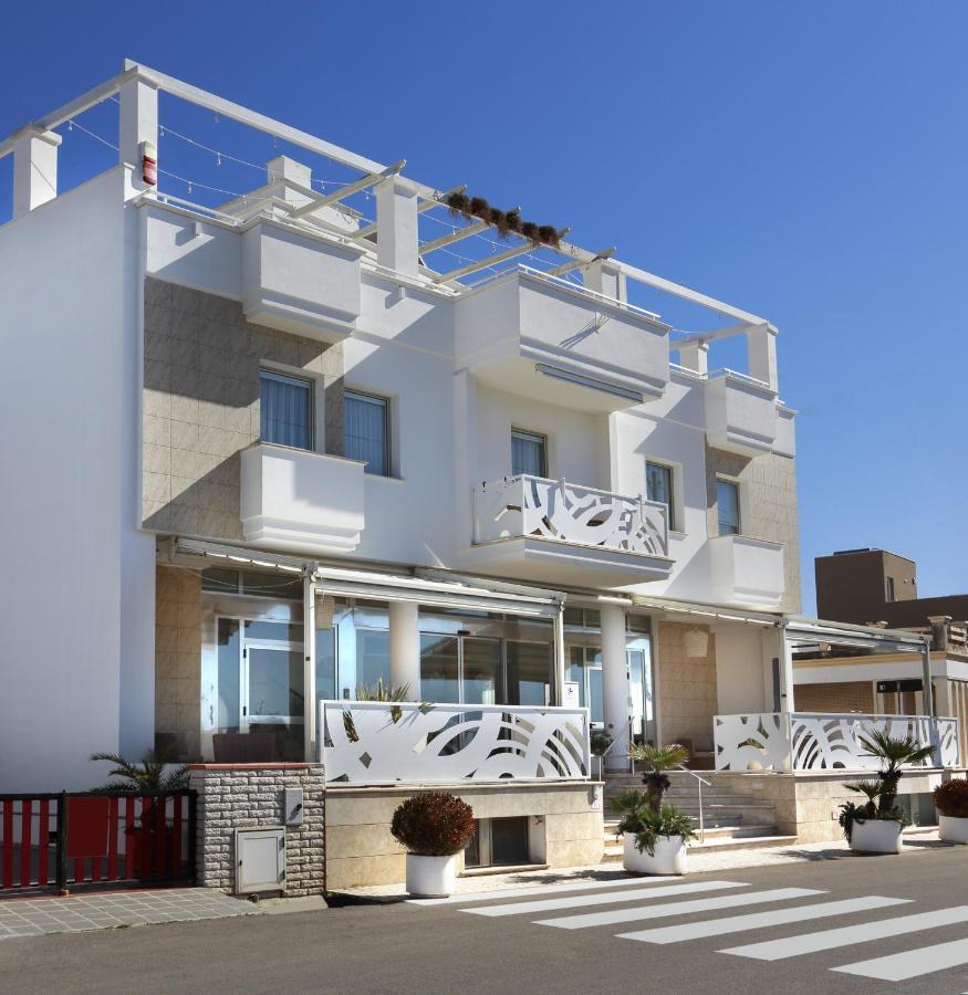 Piccadilly Rooms Restaurant And Beach 산타 마리아 알 바뇨 외부 사진