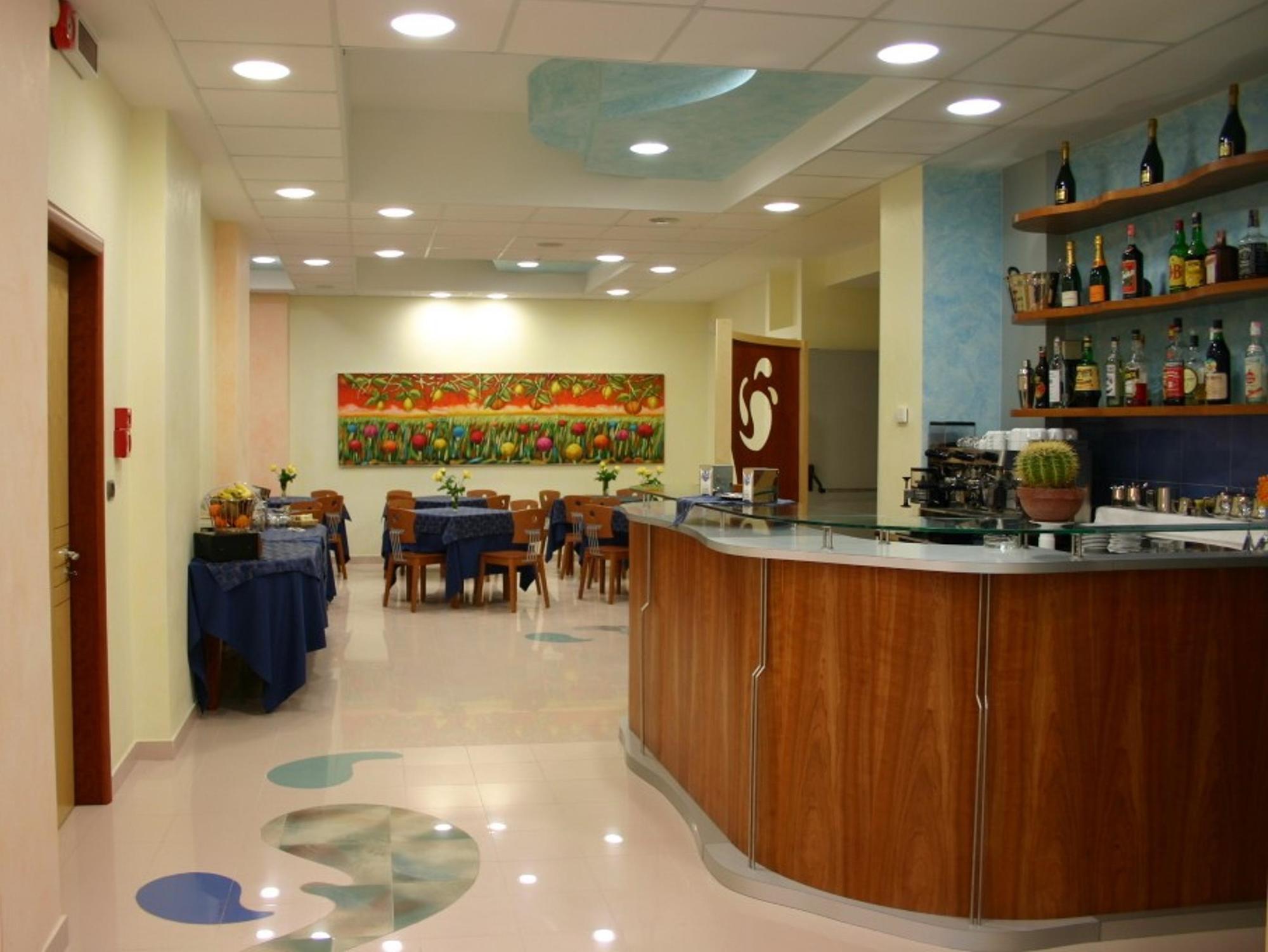 Piccadilly Rooms Restaurant And Beach 산타 마리아 알 바뇨 외부 사진