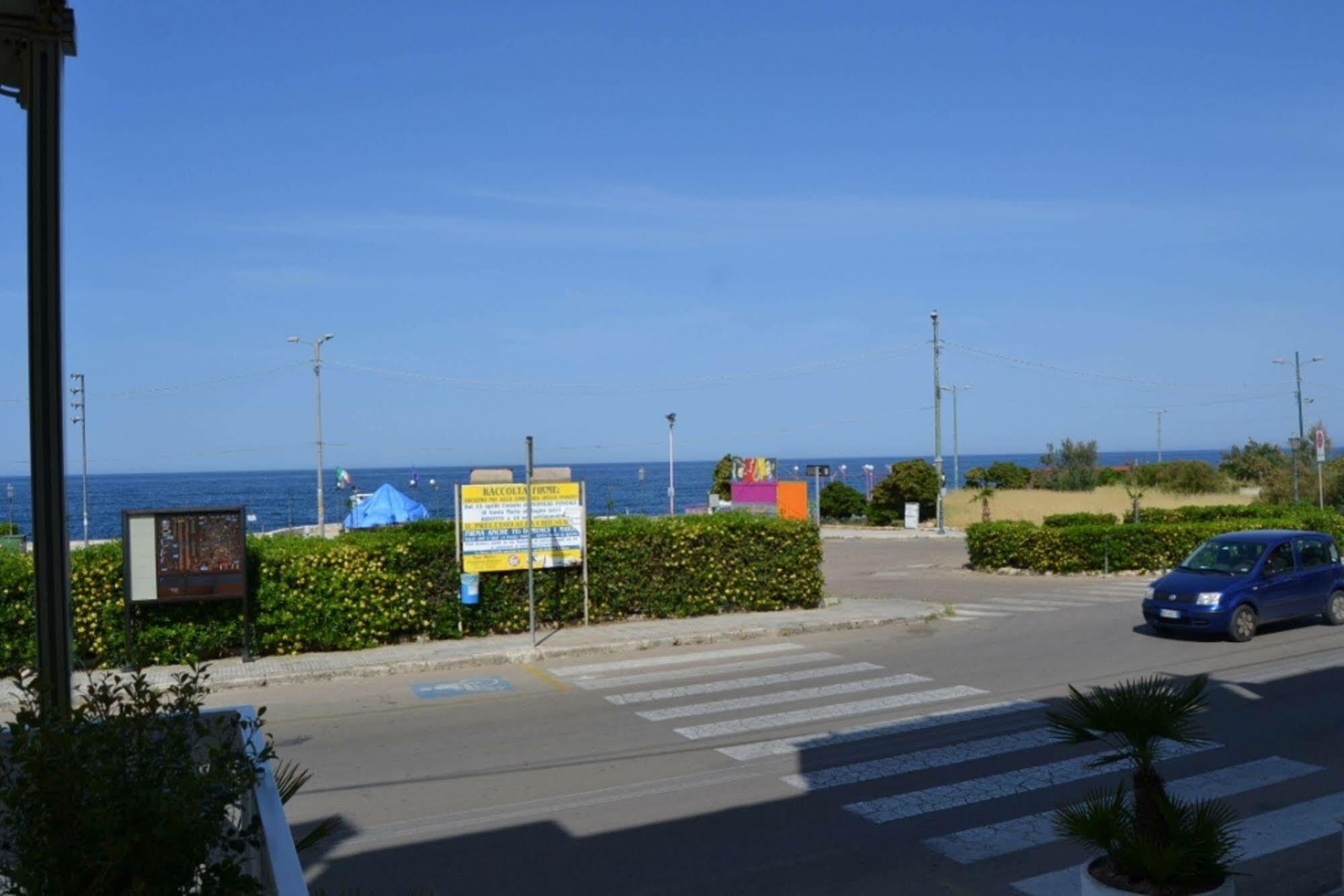 Piccadilly Rooms Restaurant And Beach 산타 마리아 알 바뇨 외부 사진