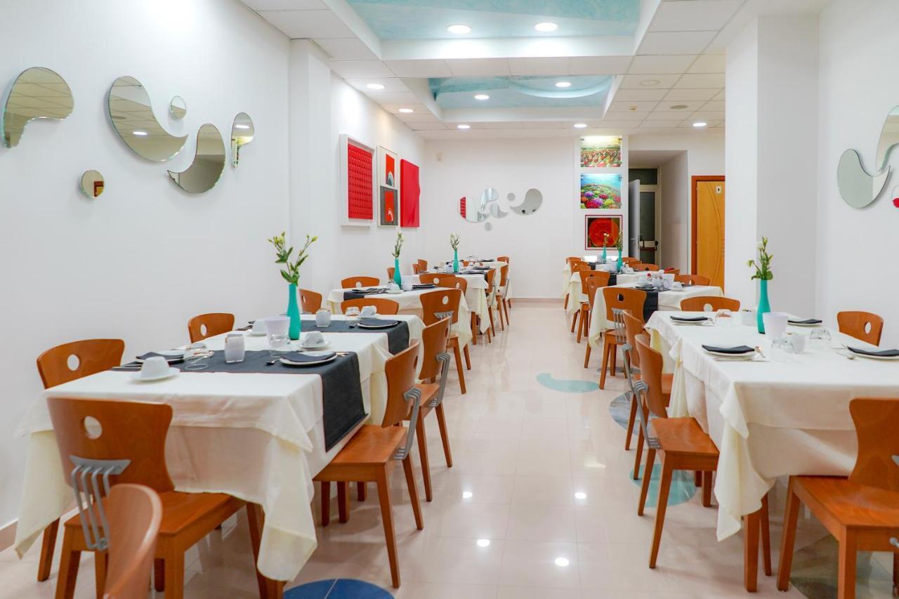 Piccadilly Rooms Restaurant And Beach 산타 마리아 알 바뇨 외부 사진